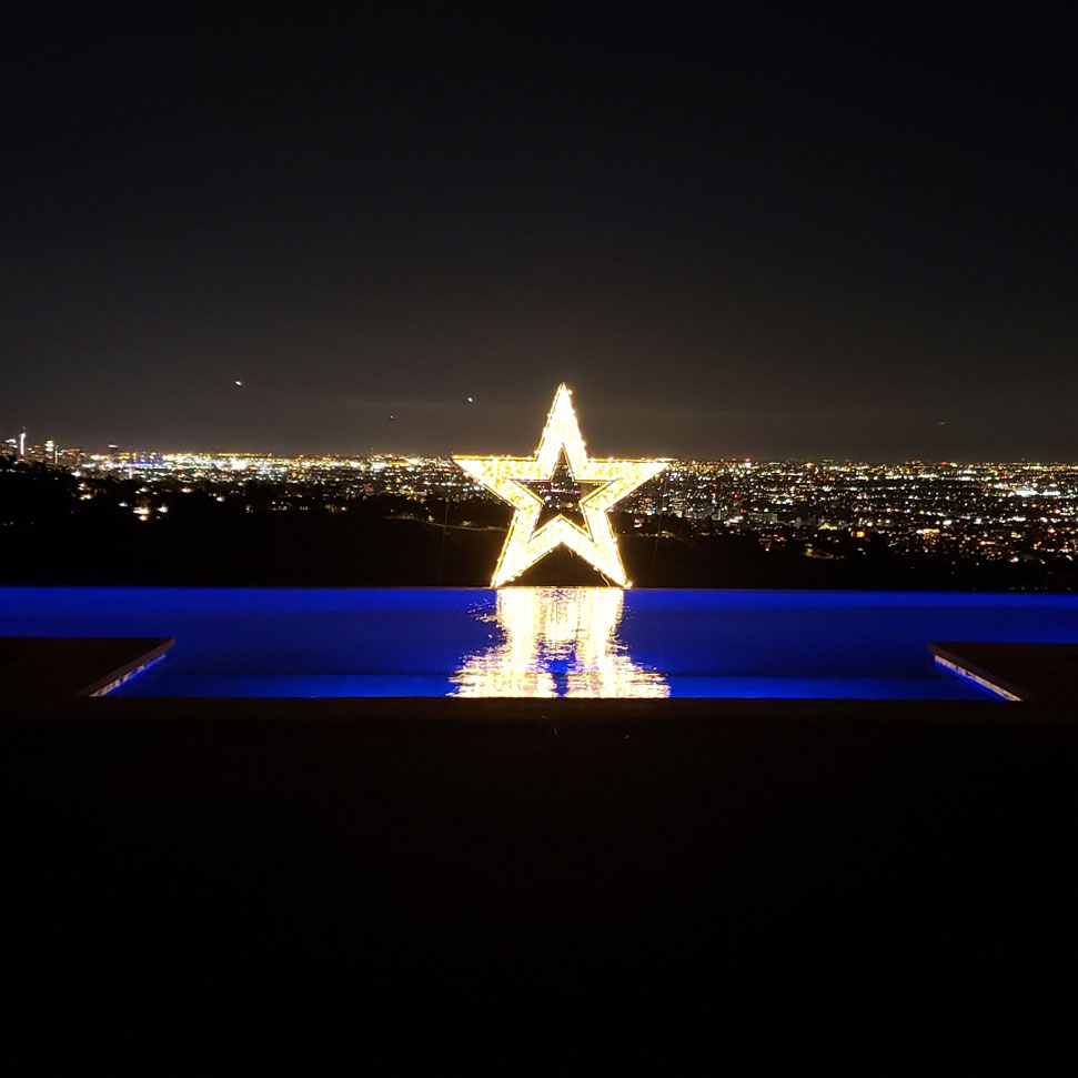 Newport-Coast-Star-Pool-Custom-Christmas-Light-Installation